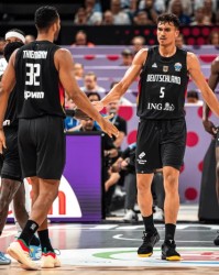 开云-特里斯坦-达席尔瓦全场出战25分钟，10中4得到11分4板1断2帽