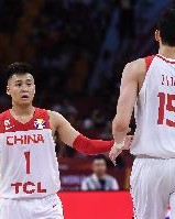 开云体育下载-缘分天注定！赵睿2年前曾与周琦互换东家 今在北京男篮成队友